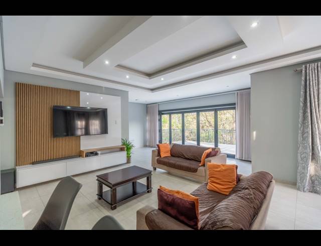 4 BEDROOM HOUSE FOR SALE IN RESERVOIR HILLS